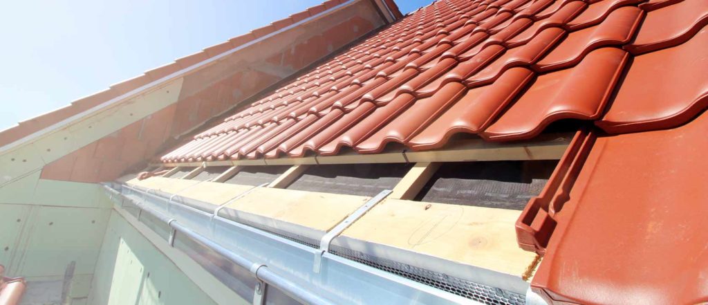 Dach Neu Decken Und Dämmen Kosten Dach neu decken: Kosten für Material und Co.